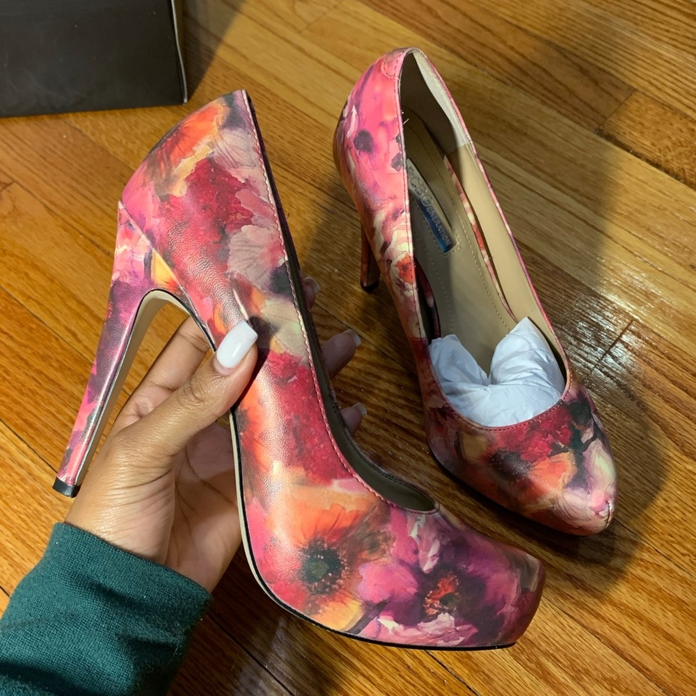 Floral Heel size 7 wmns